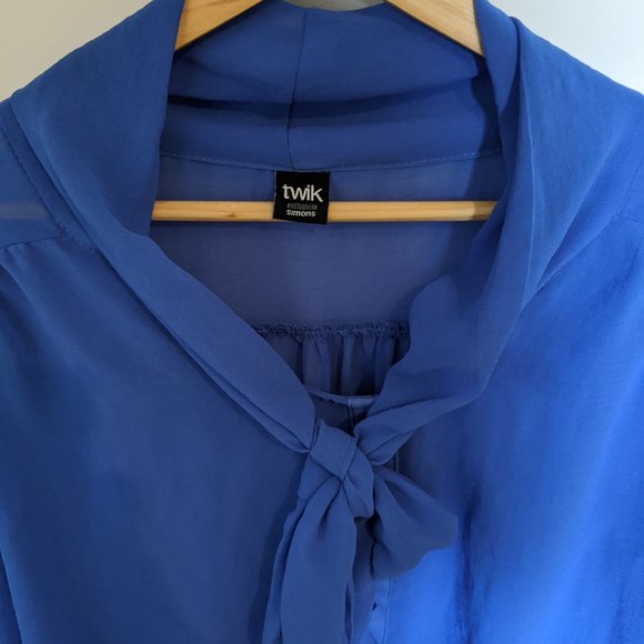 Royal blue shear blouse - Picture 3 of 3
